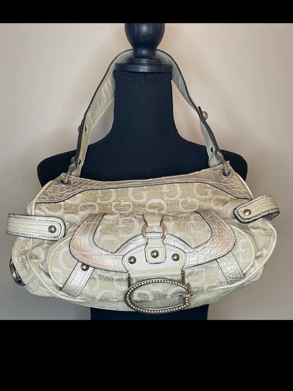 Vintage Guess Cream Logo Shoulder Bag with Metallic Trim